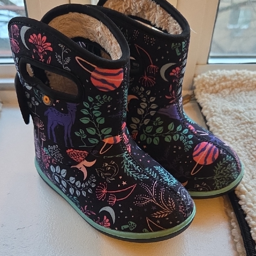 Bogs Kids Boots with Colorful Nature Design